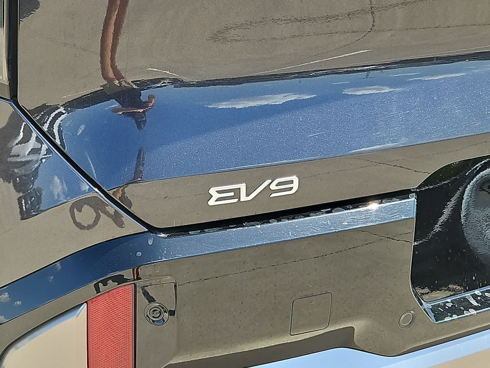 Certified 2024 Kia EV9 GT-Line AWD/4WD image 12