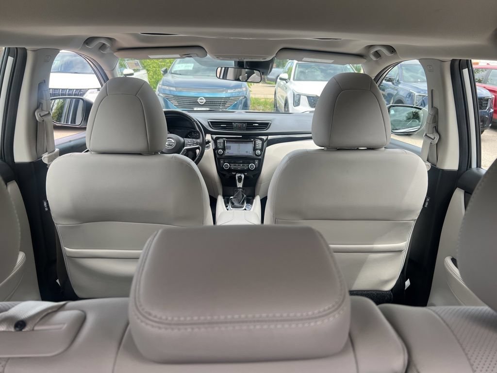 Used 2018 Nissan Rogue Sport SL w/ SL Premium Package AWD/4WD image 13