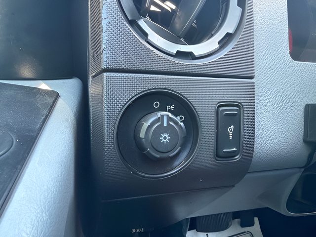 Used 2013 Ford F550 4x4 Regular Cab Super Duty w/ Payload Upgrade Pkg image 17