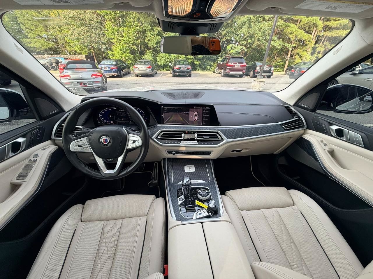 Used 2022 BMW ALPINA XB7 AWD/4WD image 2