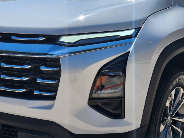 Used 2026 Chevrolet Equinox LT FWD image 16