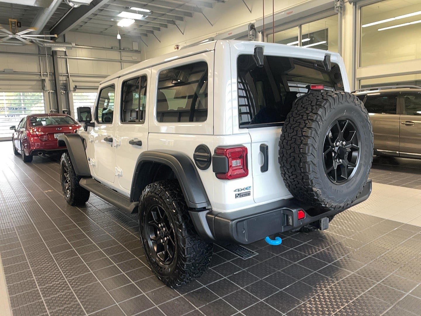 Used 2024 Jeep Wrangler Unlimited AWD/4WD image 11