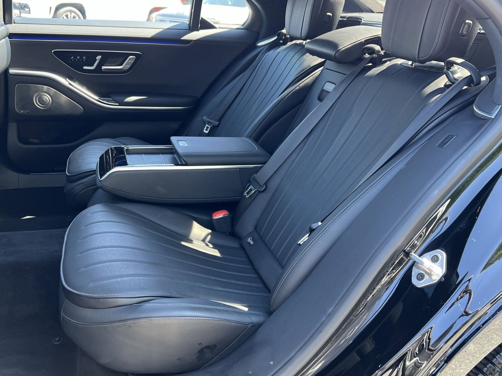 Certified 2022 Mercedes-Benz S 500 4MATIC w/ AMG Line Package image 29