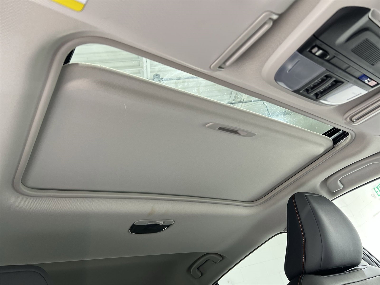 Certified 2025 Subaru Crosstrek 2.5i Limited w/ Crosstrek Mirror Package image 21