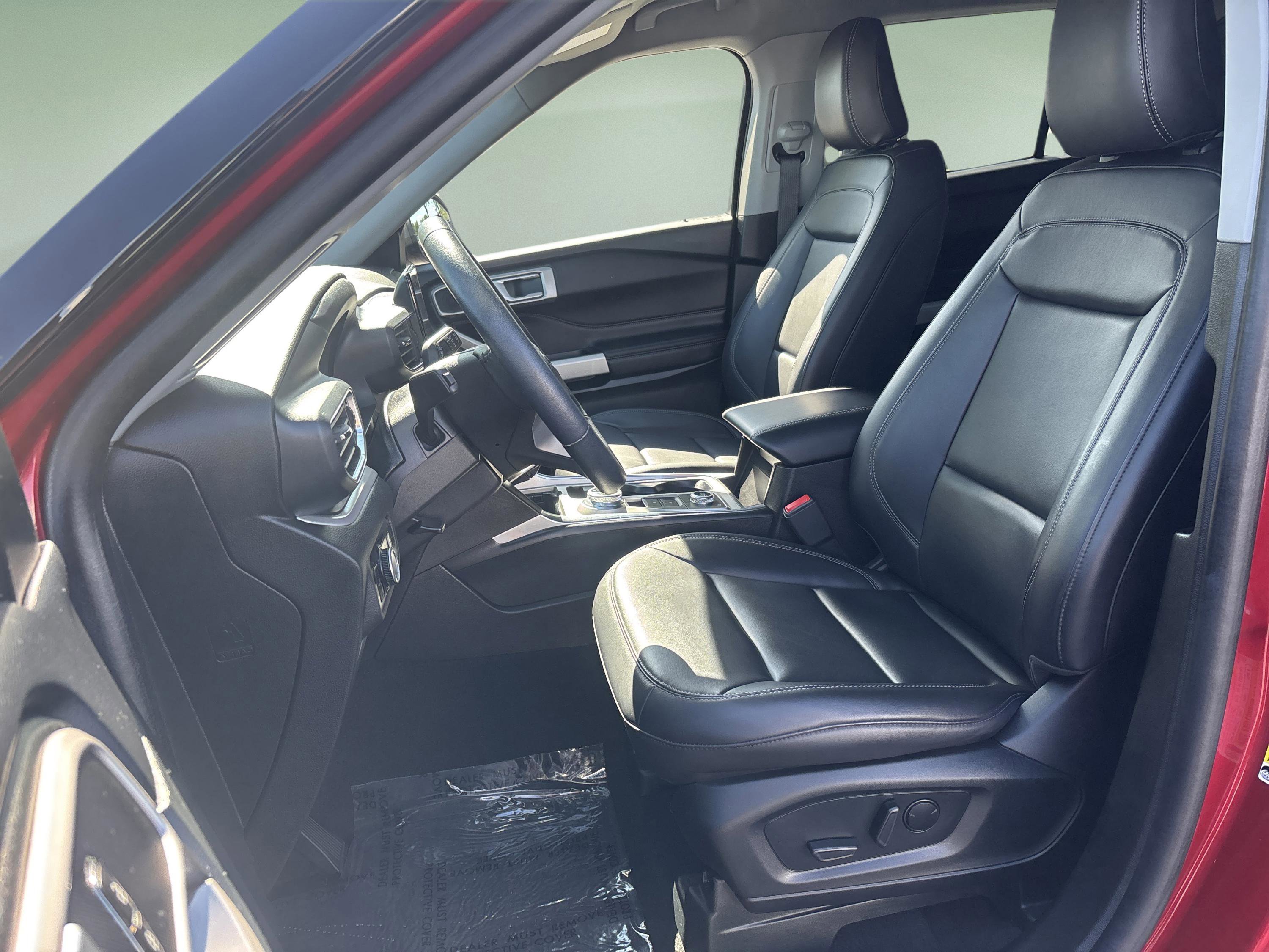 Used 2023 Ford Explorer XLT w/ Equipment Group 202A AWD/4WD image 14