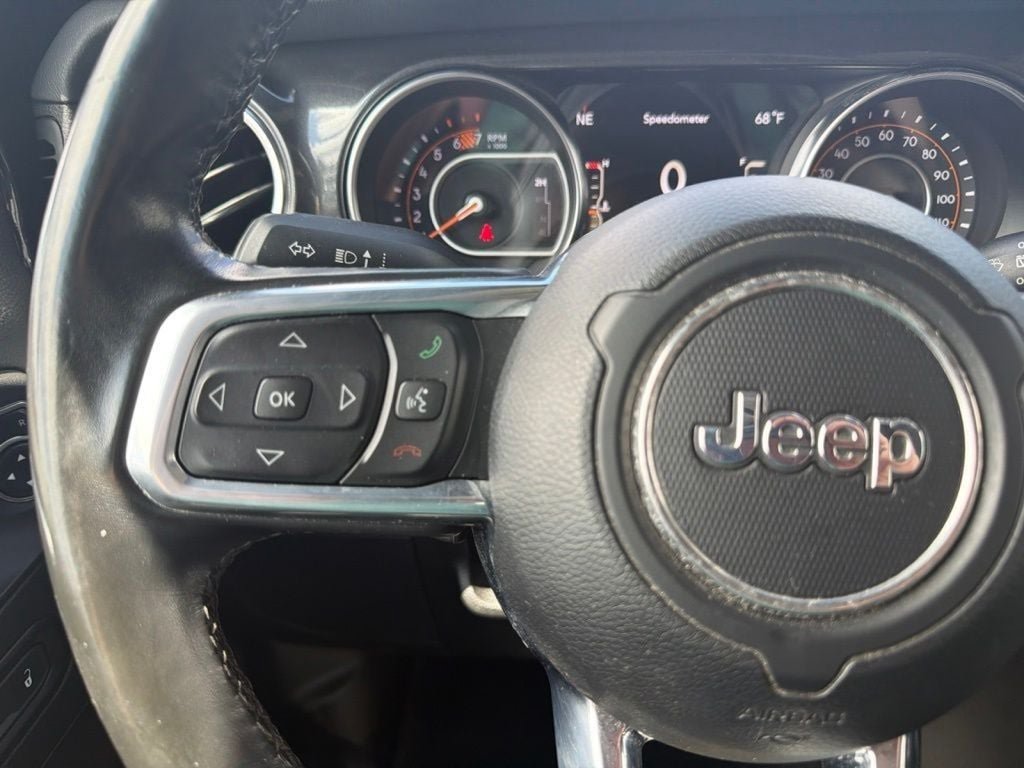 Used 2021 Jeep Wrangler Unlimited Sahara AWD/4WD image 21