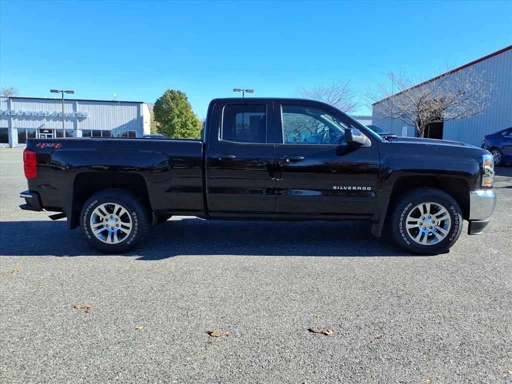 Used 2018 Chevrolet Silverado 1500 LT w/ All Star Edition image 3