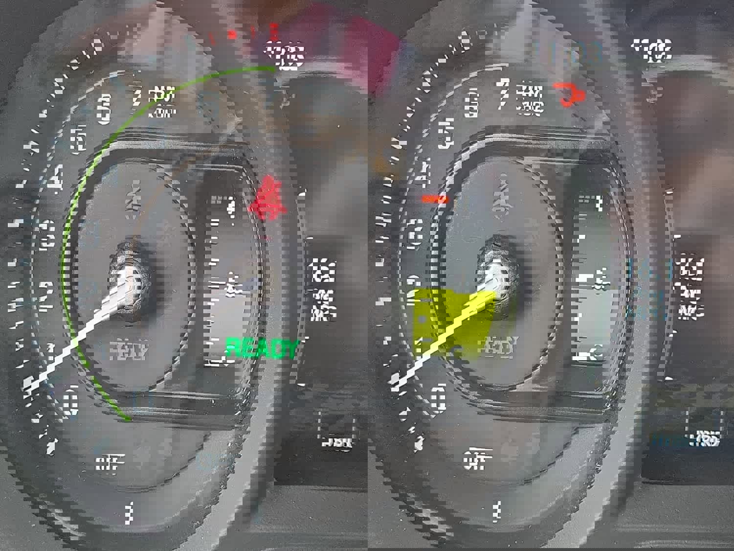 Used 2024 Jeep Wrangler Sahara w/ Technology Group image 27