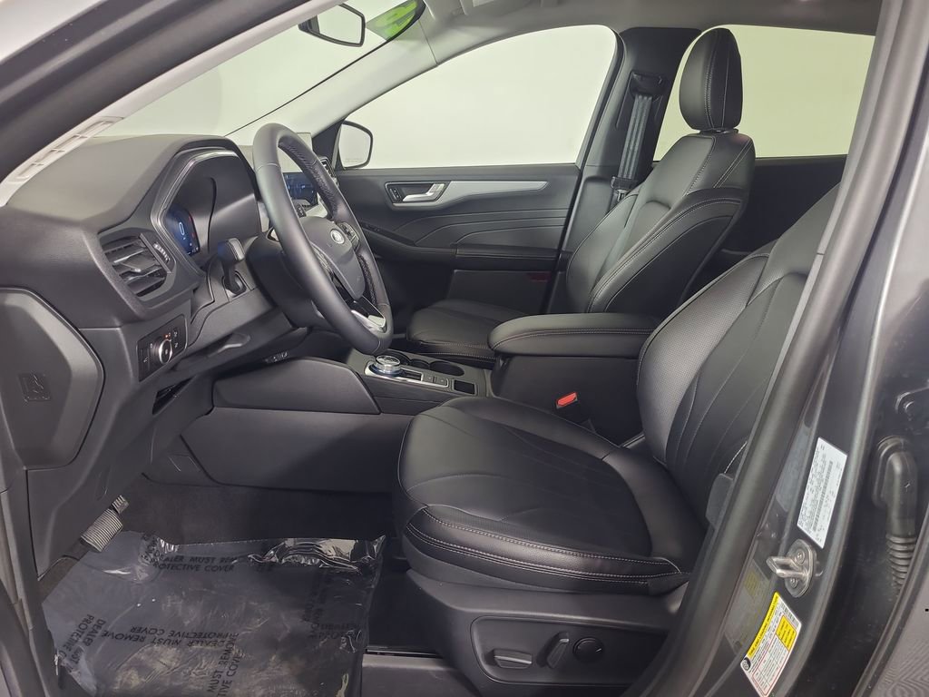 Used 2026 Ford Escape Platinum w/ Premium Technology Package AWD/4WD image 17