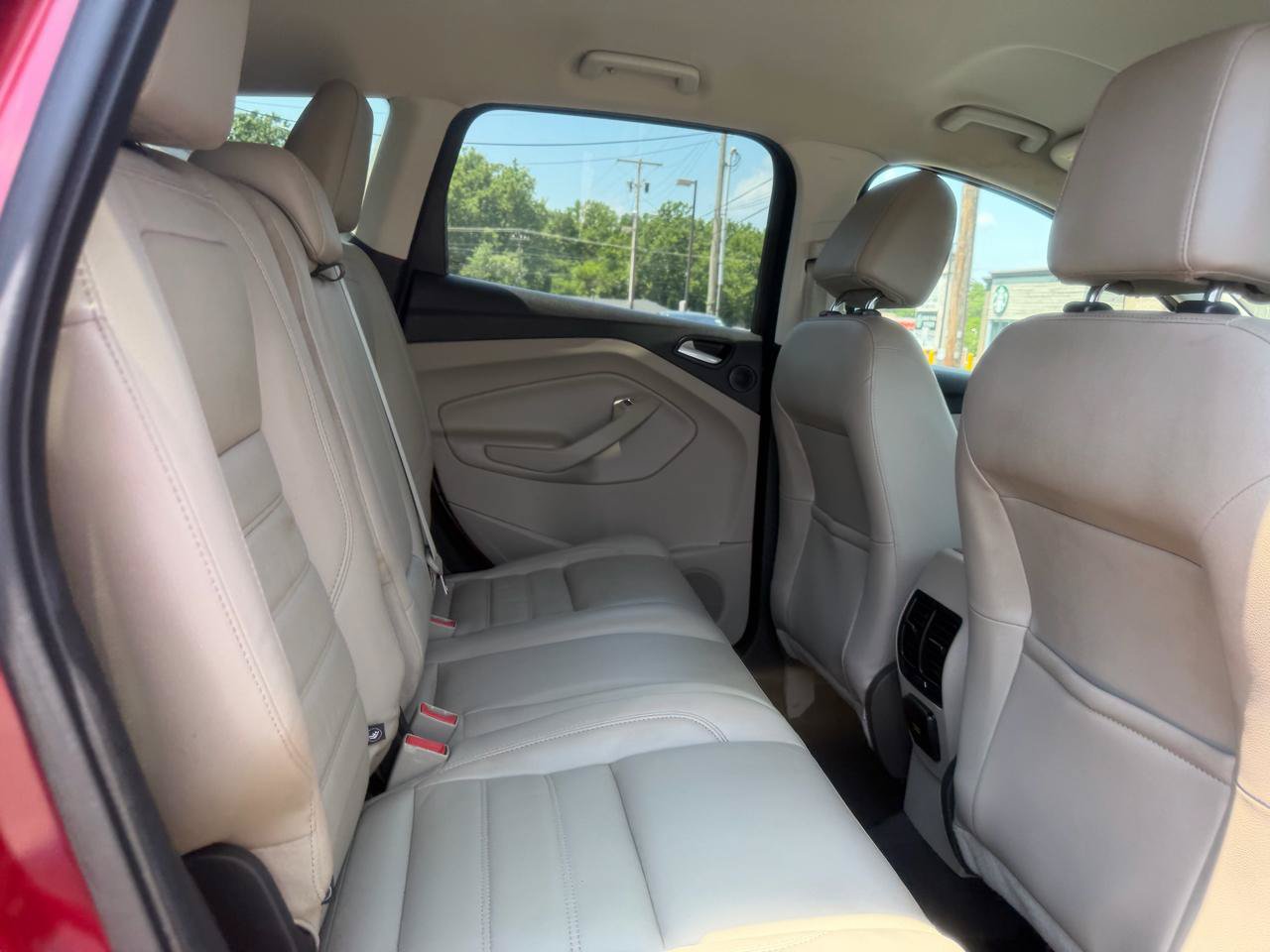 Used 2017 Ford Escape SE w/ SE Leather Comfort Package AWD/4WD image 23