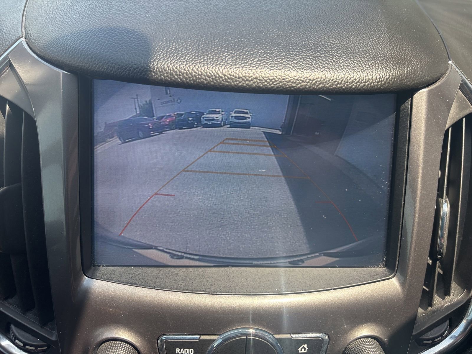 Used 2018 Chevrolet Cruze LT w/ Sun And Sound Package FWD image 28