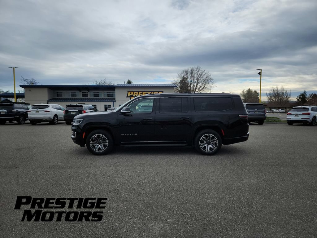 Used 2024 Jeep Wagoneer L Series II w/ Flexible Seating Group AWD/4WD image 4