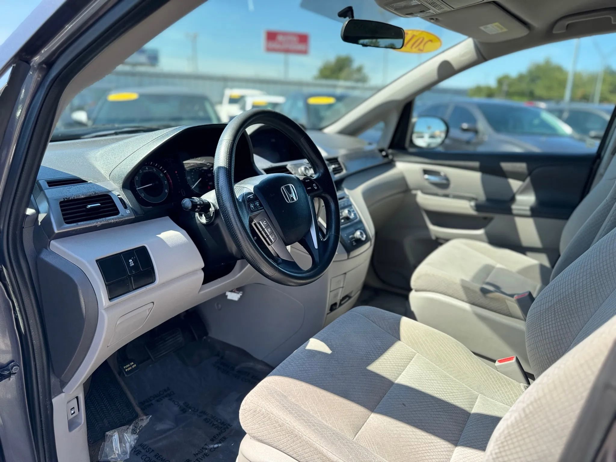 Used 2015 Honda Odyssey LX image 10