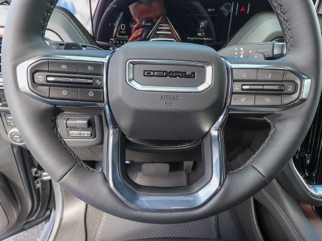 New 2026 GMC Yukon Denali w/ Denali Reserve Package AWD/4WD image 17