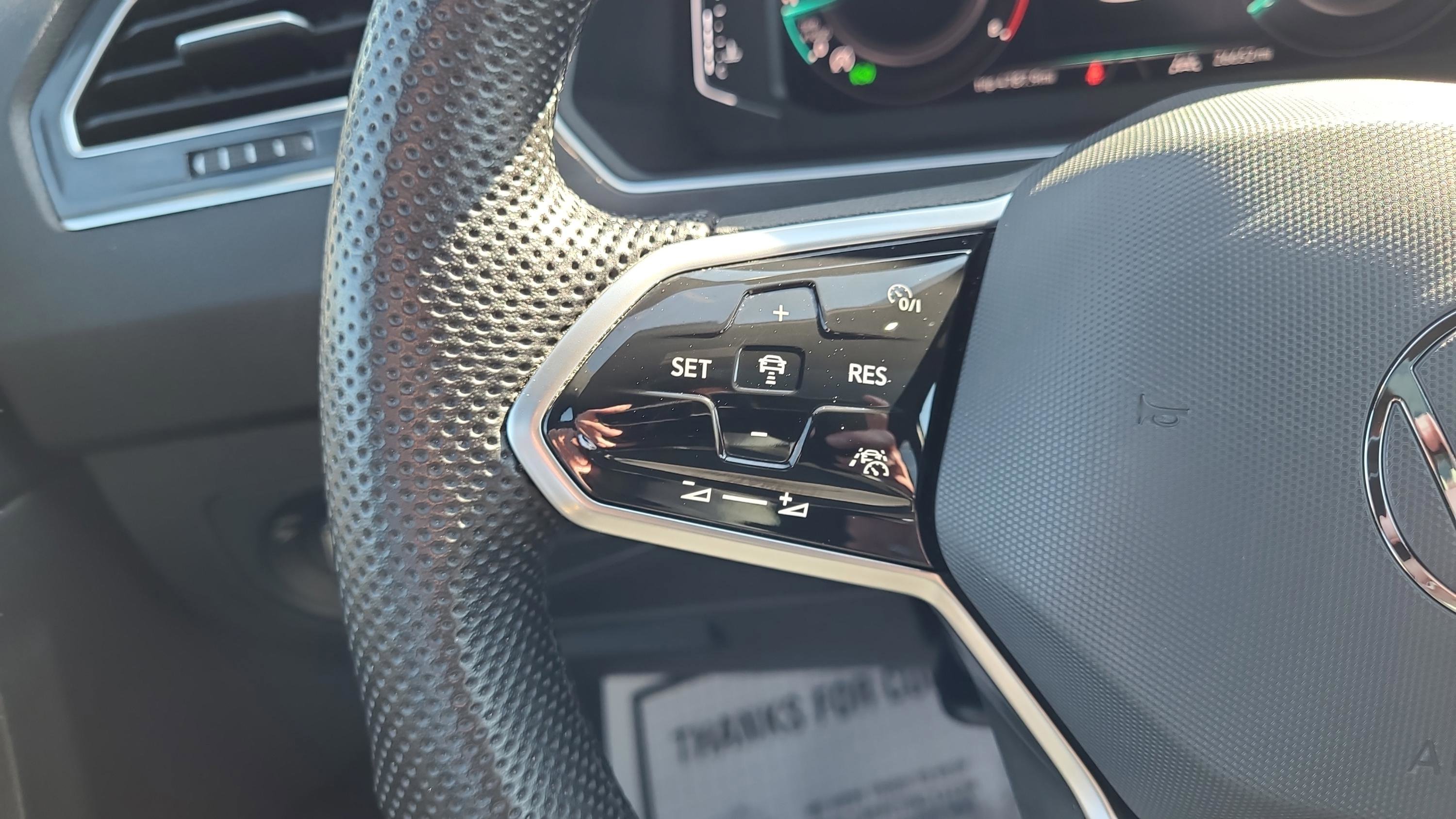 Used 2024 Volkswagen Tiguan SEL R-Line image 14