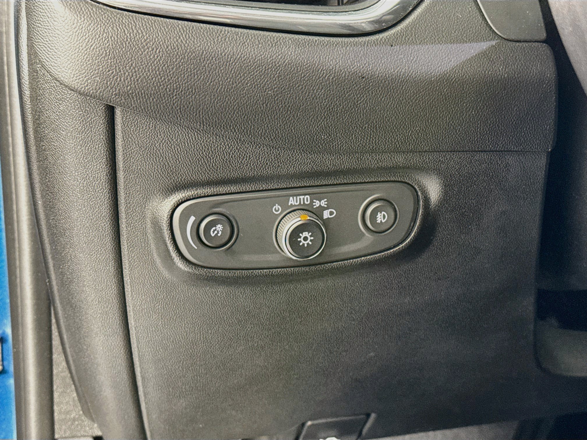 Used 2020 Chevrolet Equinox Premier FWD image 10