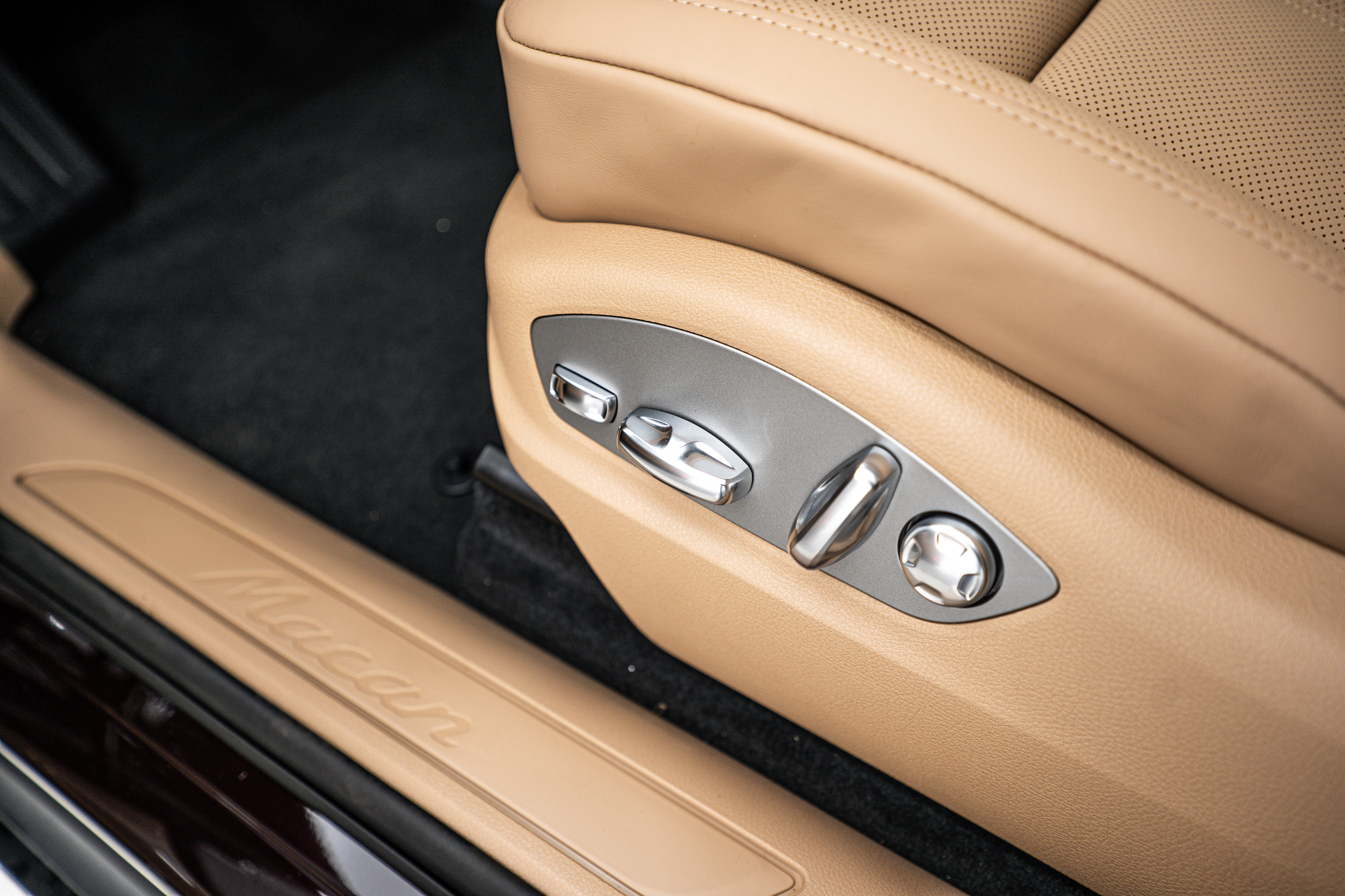 New 2026 Porsche Macan image 19