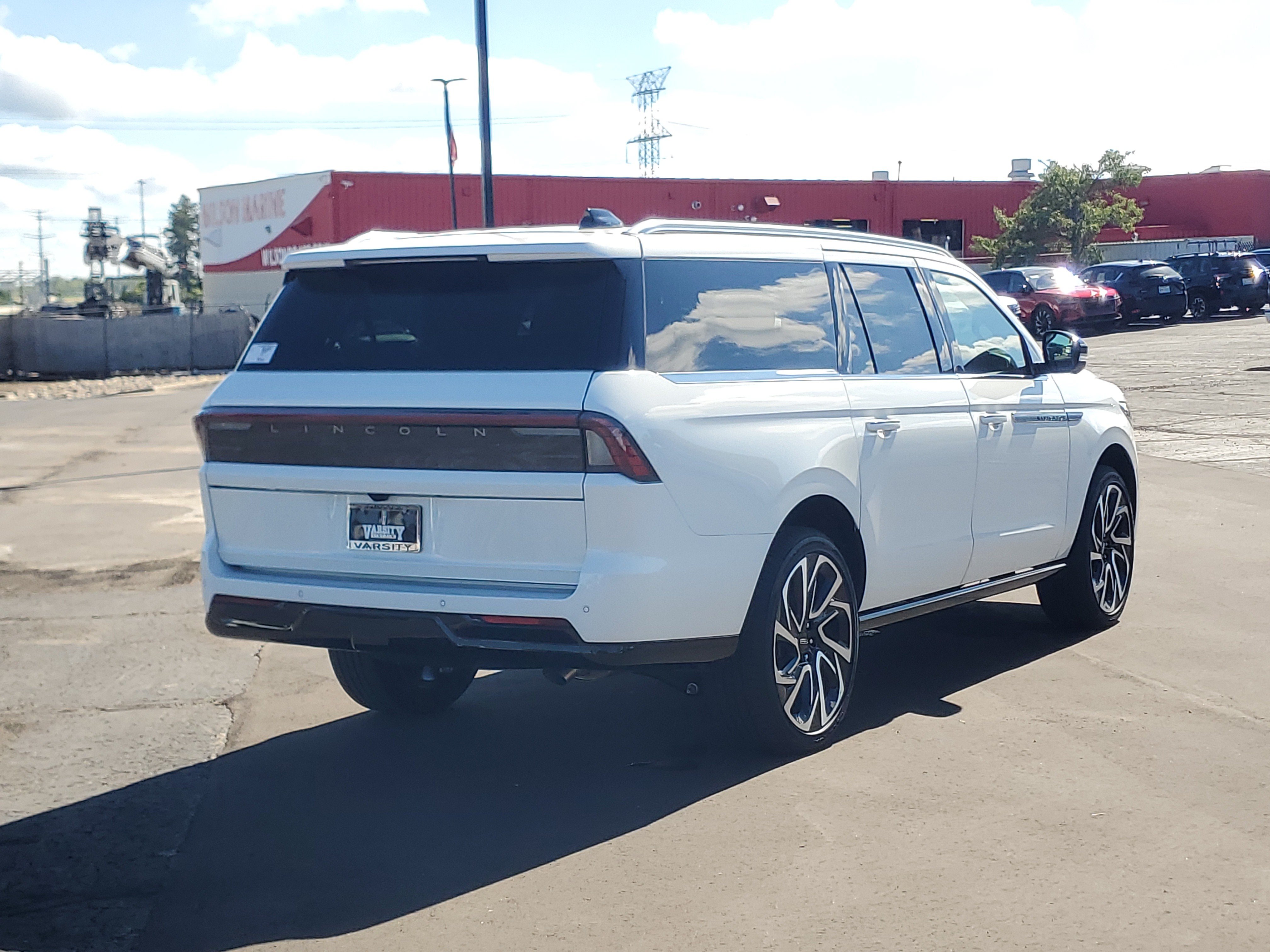 New 2027 Lincoln Navigator L Reserve AWD/4WD image 4