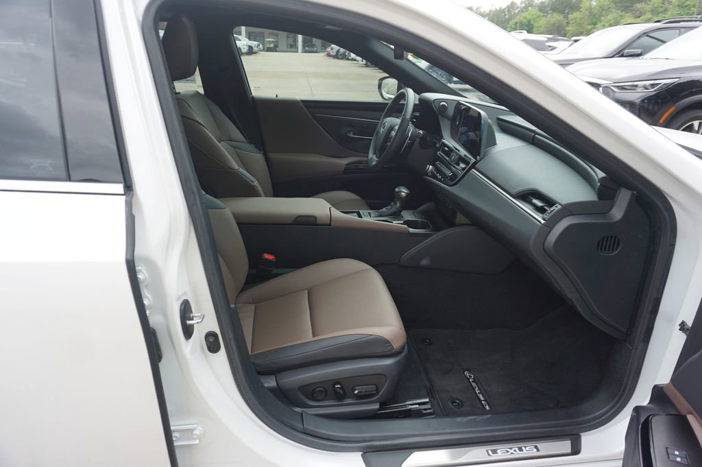 Used 2023 Lexus ES 350 w/ Premium Package FWD image 17