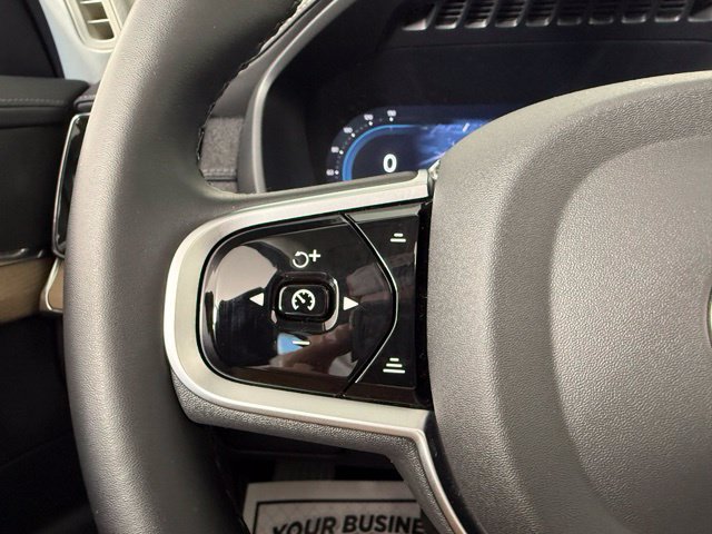 Used 2025 Volvo XC90 B6 Plus AWD/4WD image 15