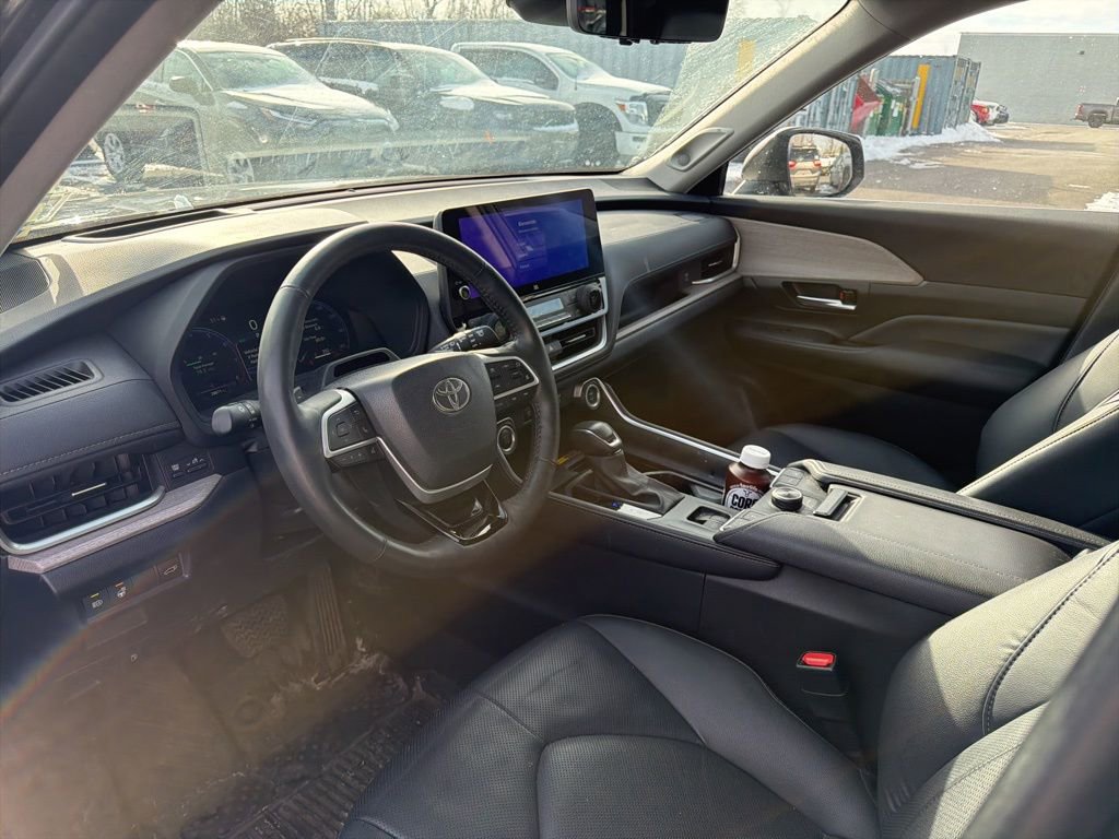 Used 2024 Toyota Grand Highlander Platinum image 6