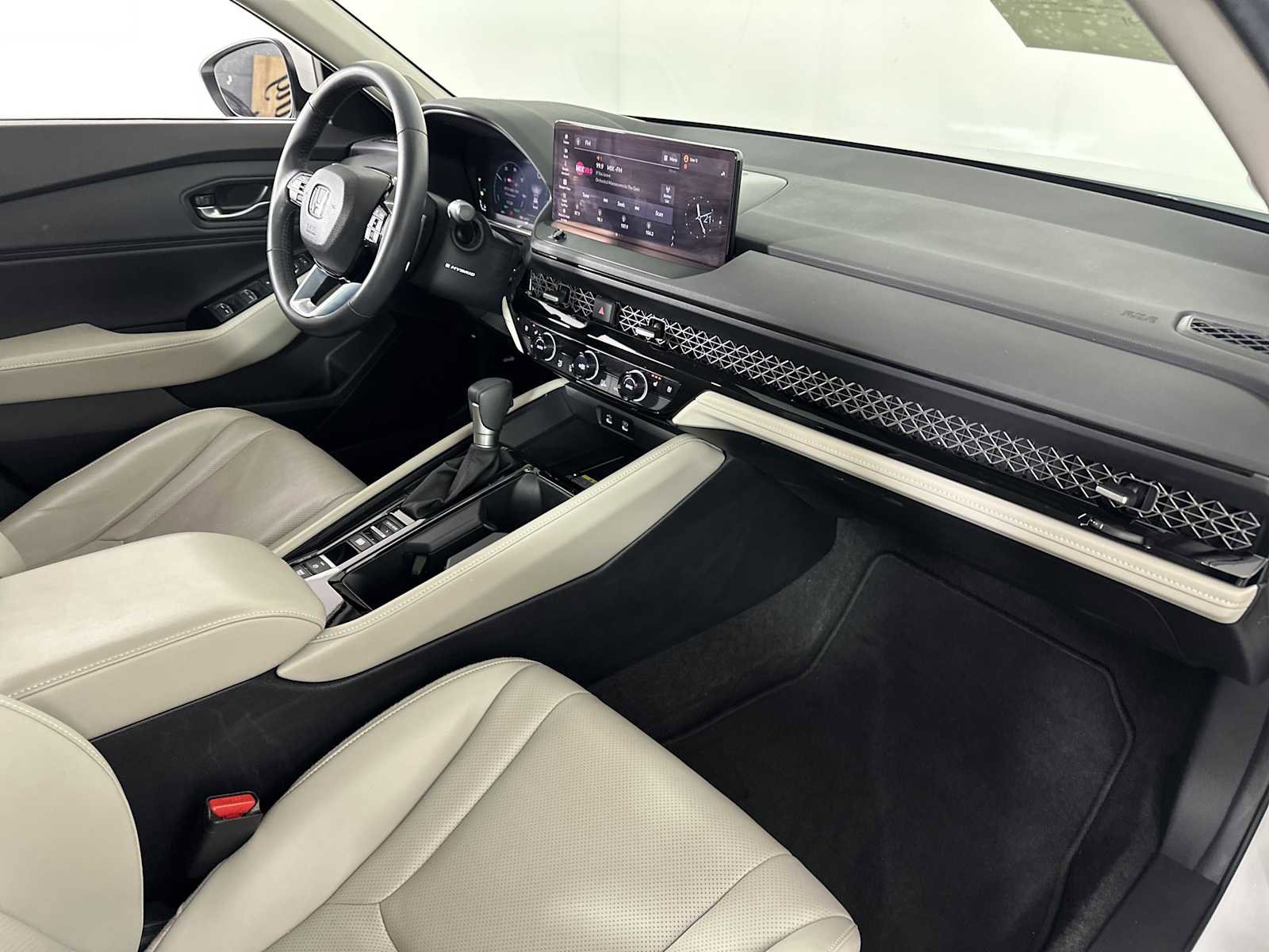 Used 2024 Honda Accord Touring image 30