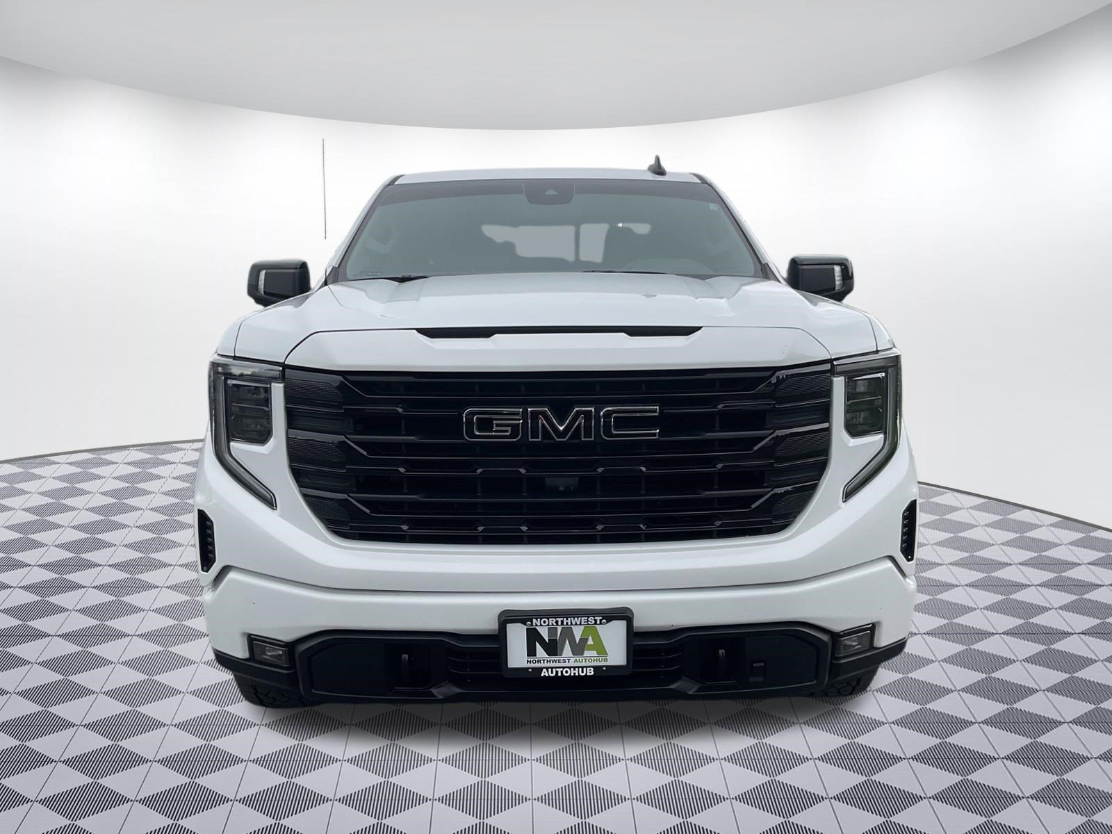 Used 2022 GMC Sierra 1500 Elevation w/ Elevation Premium Package AWD/4WD image 5