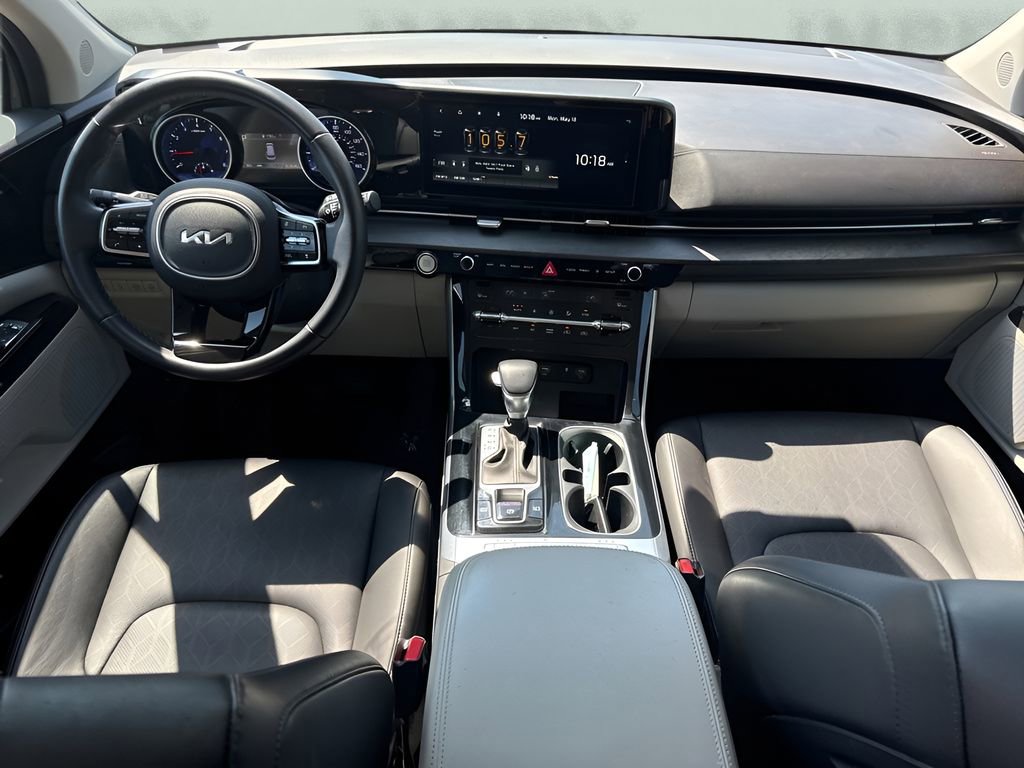 Used 2022 Kia Carnival EX FWD image 27