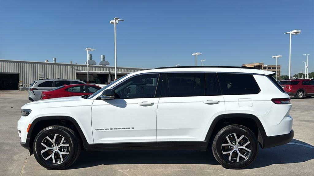 Used 2025 Jeep Grand Cherokee L Limited AWD/4WD image 2