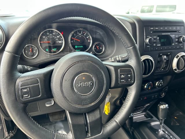 Used 2017 Jeep Wrangler Unlimited Rubicon image 12