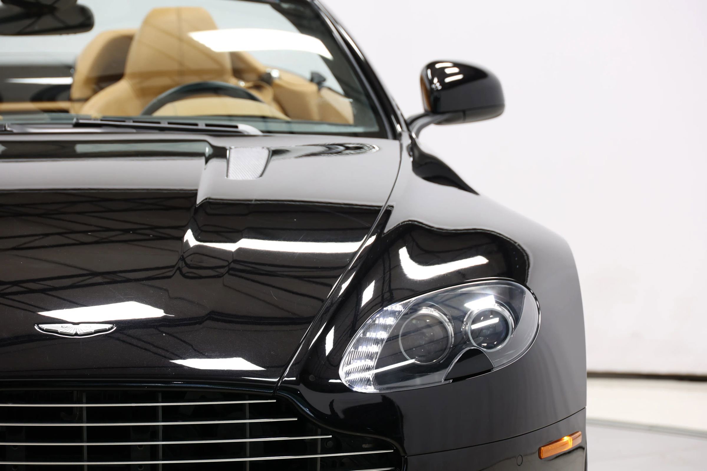 Used 2012 Aston Martin V8 Vantage Roadster image 78