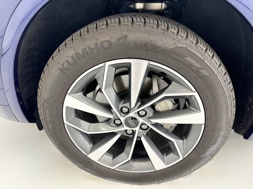 Certified 2025 Audi Q5 2.0T Premium Plus w/ Premium Plus Package AWD/4WD image 29