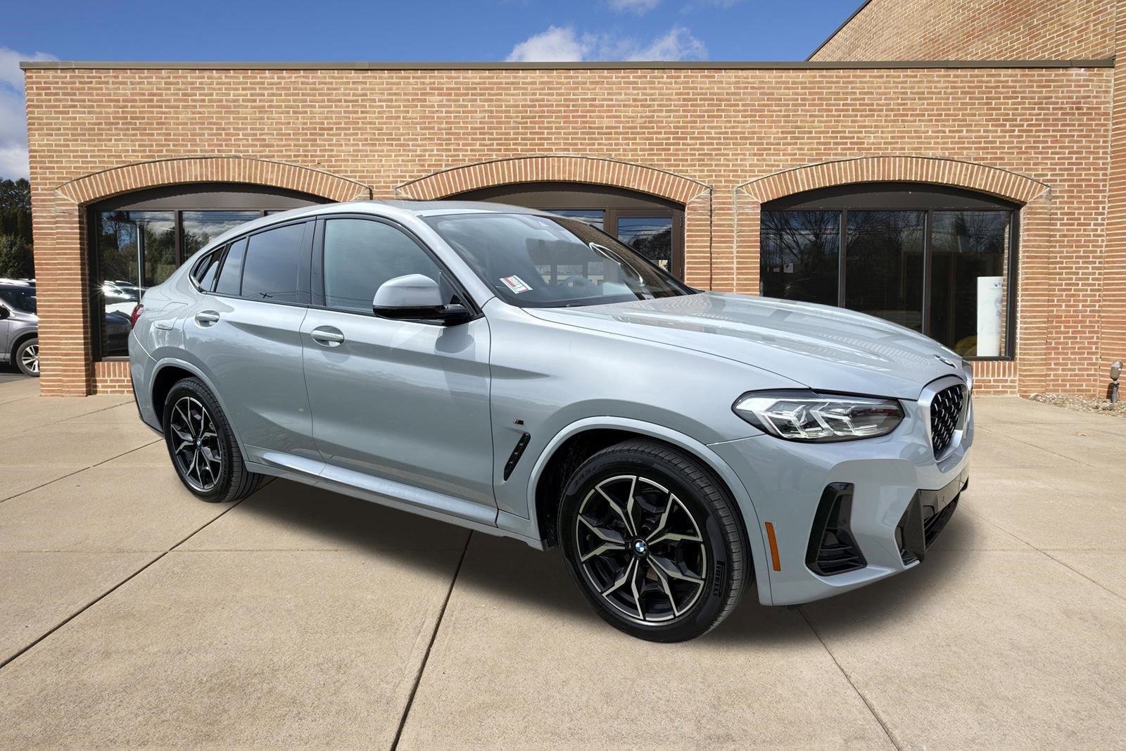 Used 2022 BMW X4 xDrive30i w/ M Sport Package 2