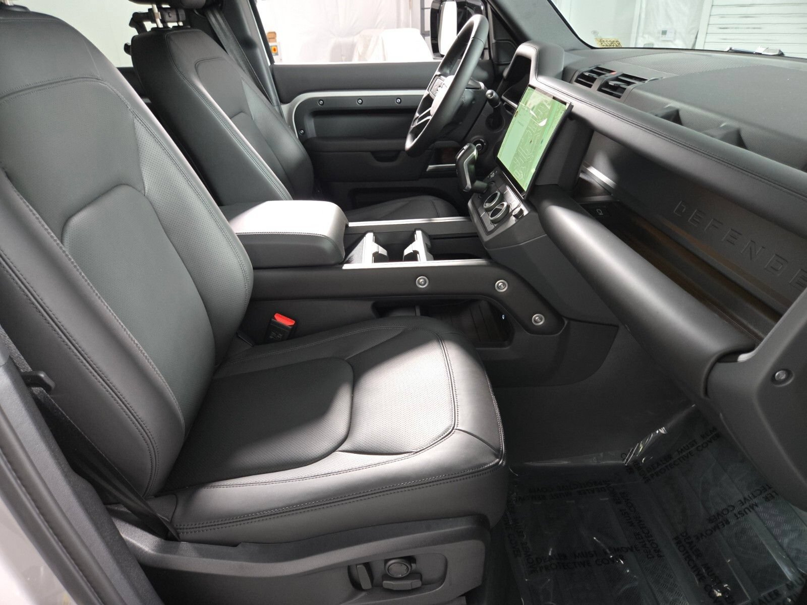 New 2026 Land Rover Defender 110 X-Dynamic SE AWD/4WD image 3