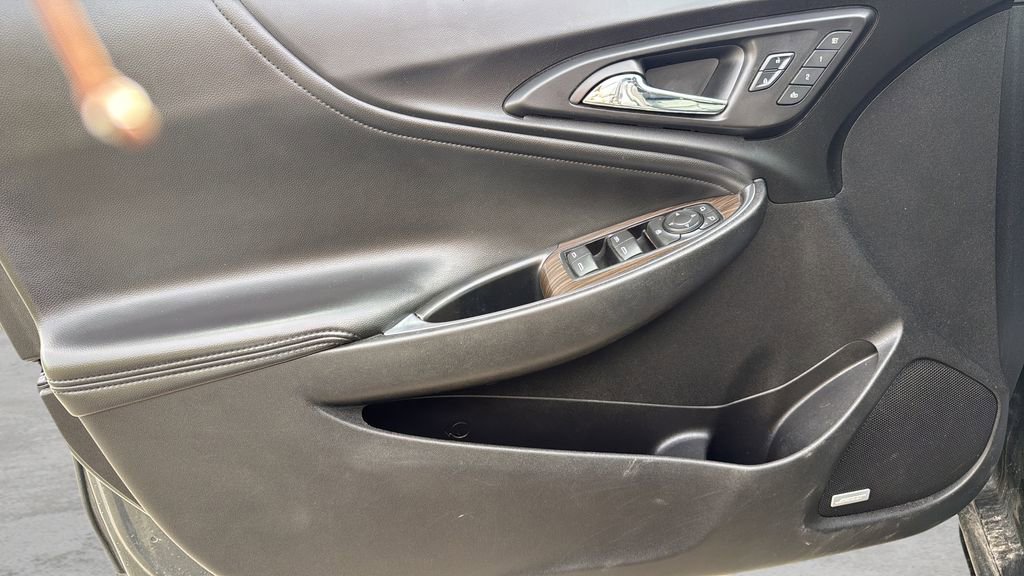 Used 2016 Chevrolet Malibu Premier w/ Driver Confidence Package II FWD image 22