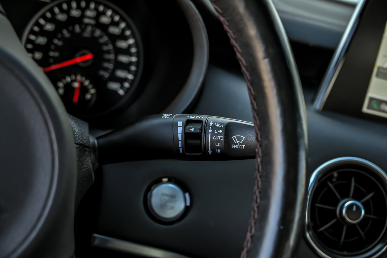 Used 2020 Kia Stinger GT1 AWD/4WD image 38