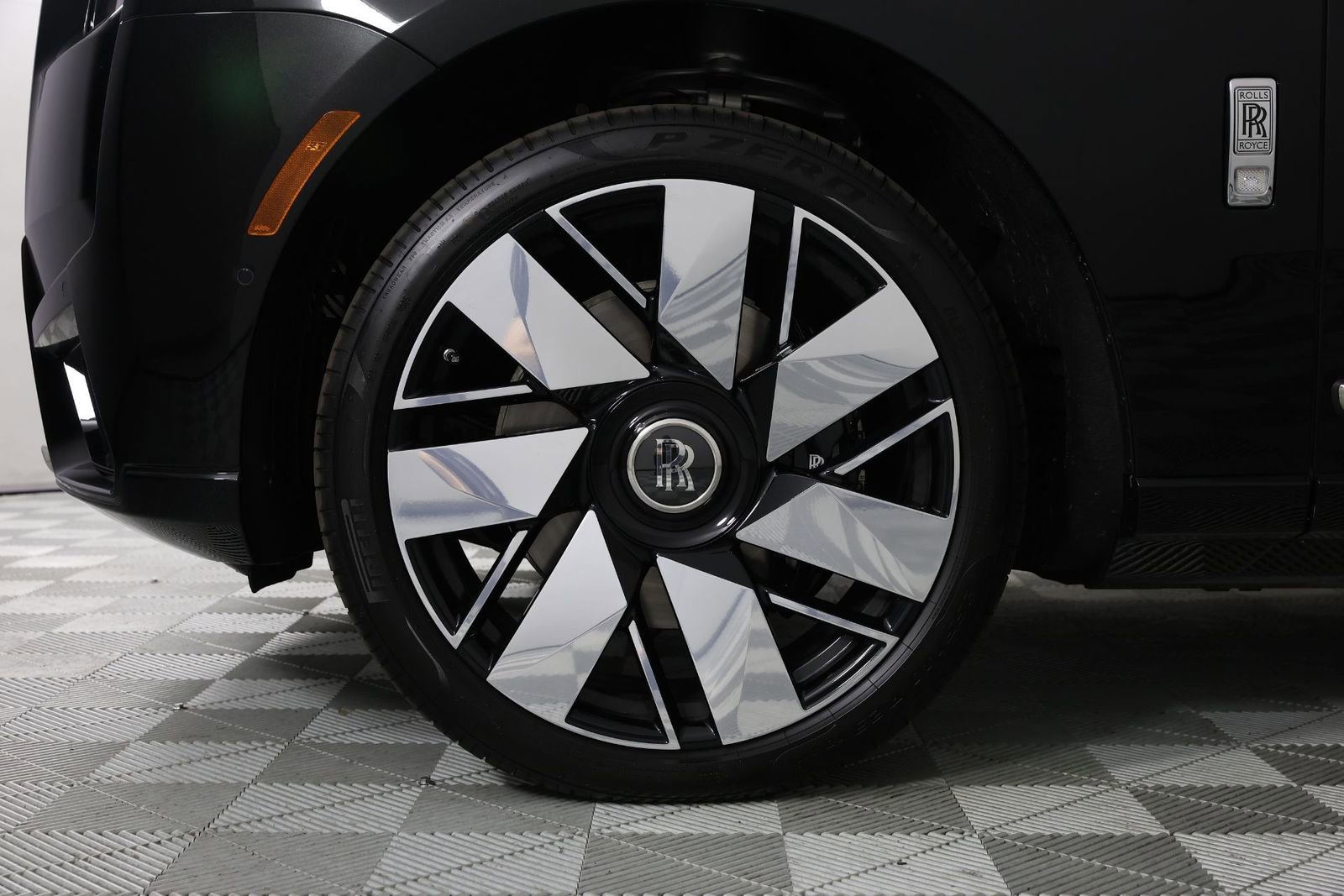 New 2026 Rolls-Royce Cullinan image 32