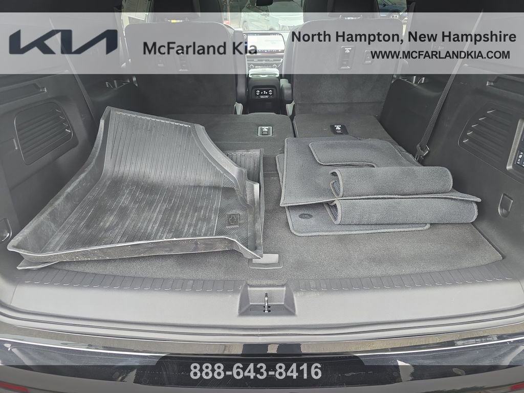 Used 2025 Chevrolet Traverse RS image 24