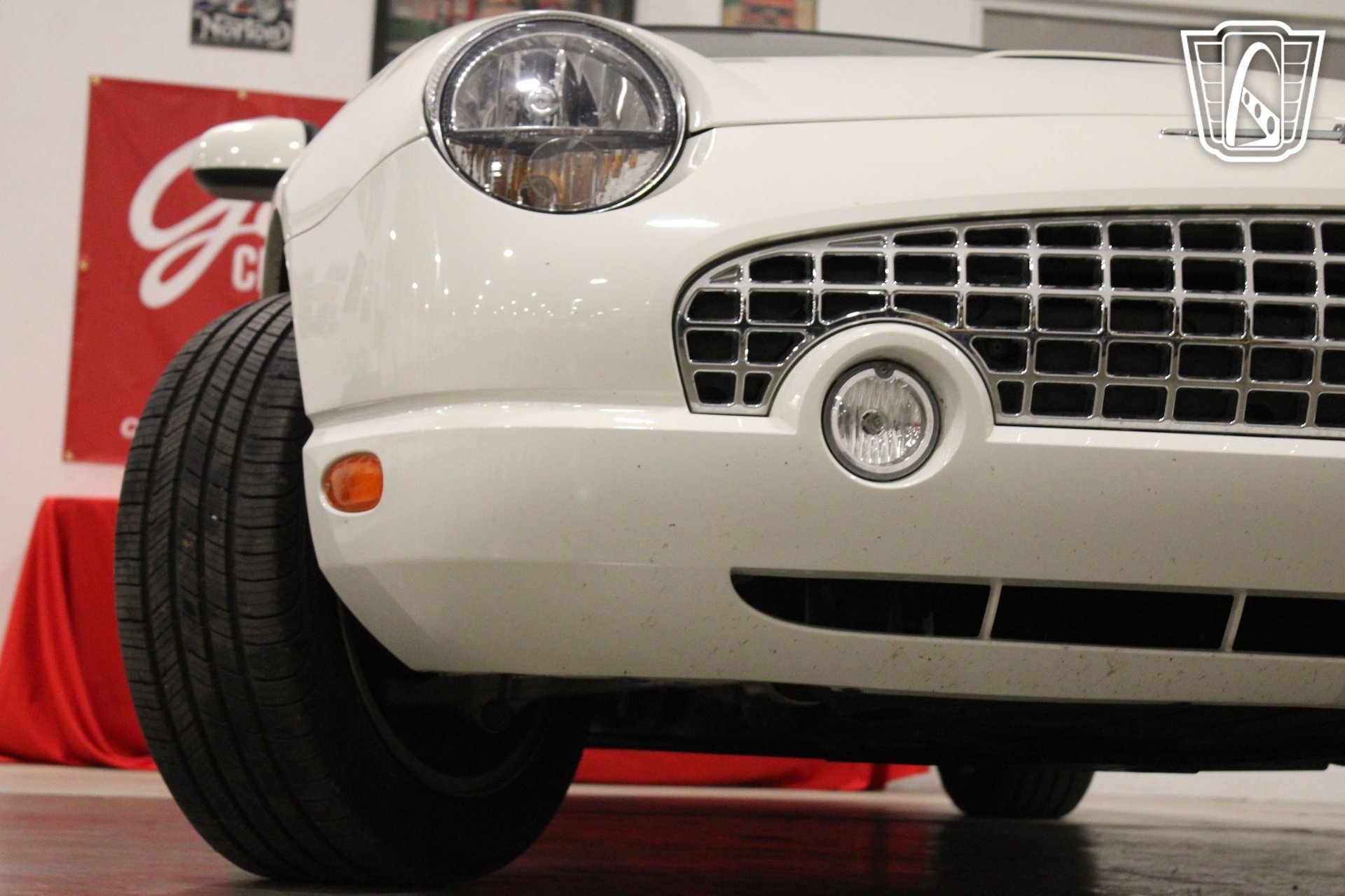 Used 2002 Ford Thunderbird image 24