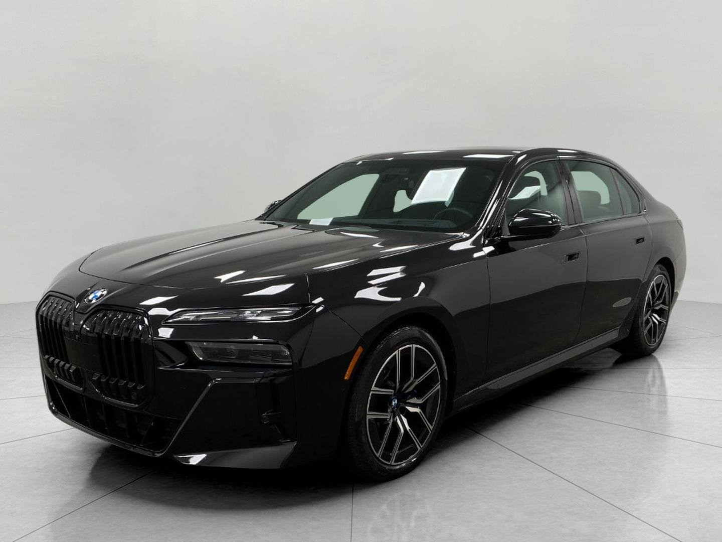 Certified 2023 BMW 760i xDrive w/ Executive Package image 9