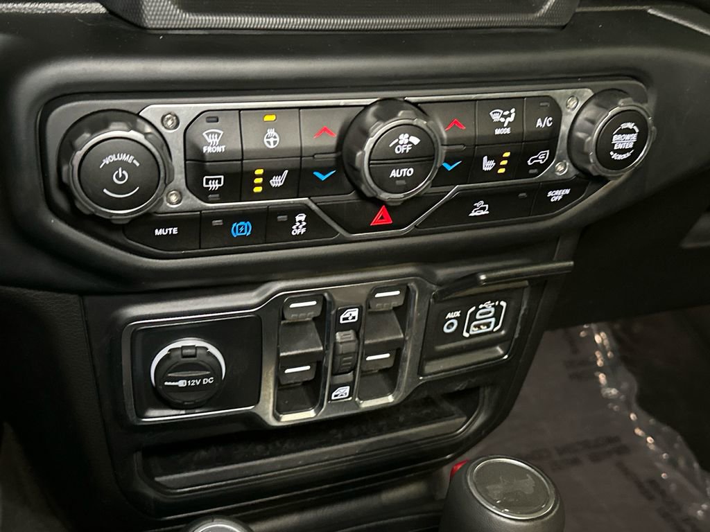 Used 2022 Jeep Wrangler Unlimited Sahara w/ Cold Weather Group AWD/4WD image 23