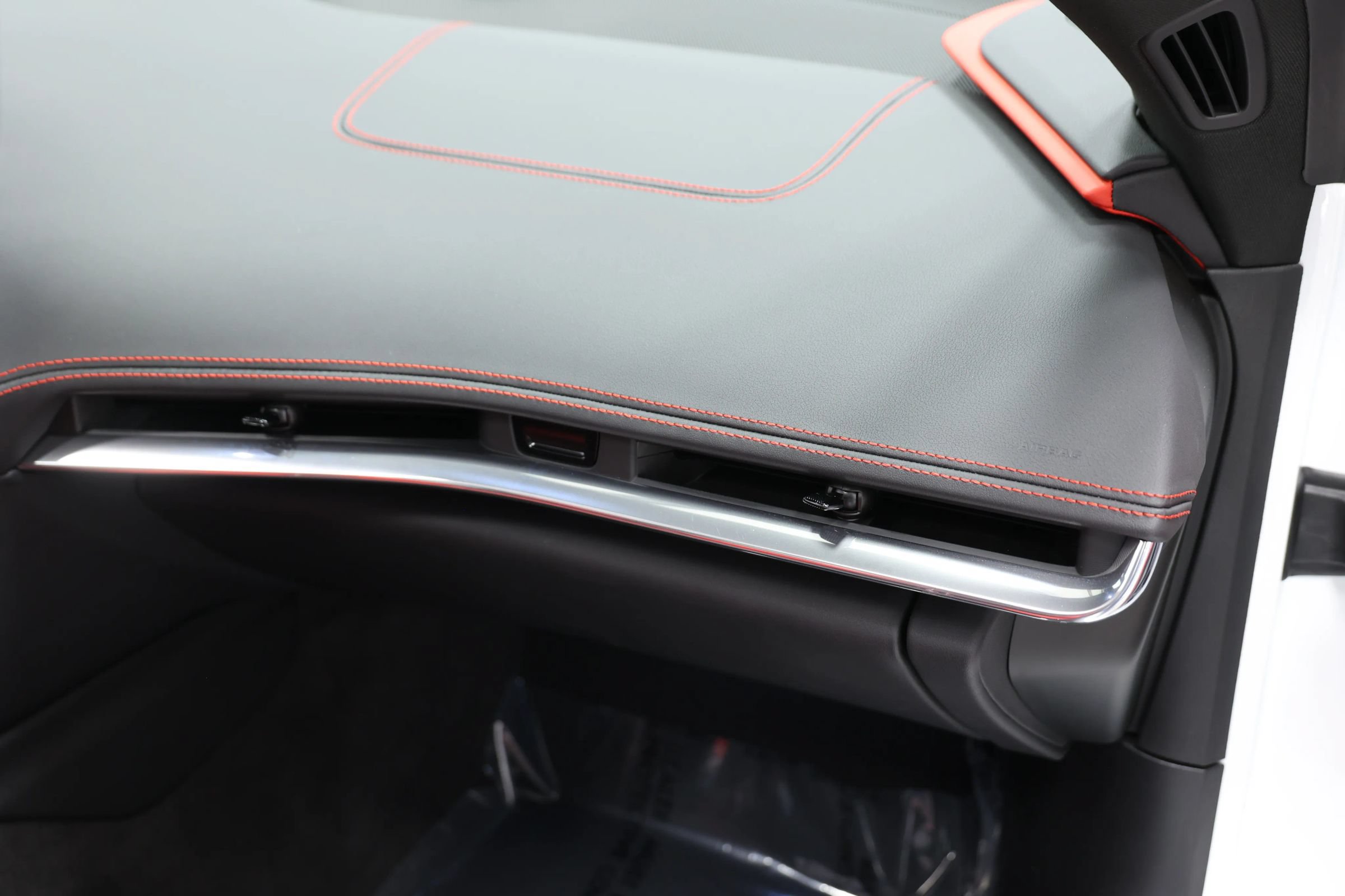 Used 2020 Chevrolet Corvette Stingray Preferred Cpe w/ 2LT Preferred Equipment Group RWD image 93