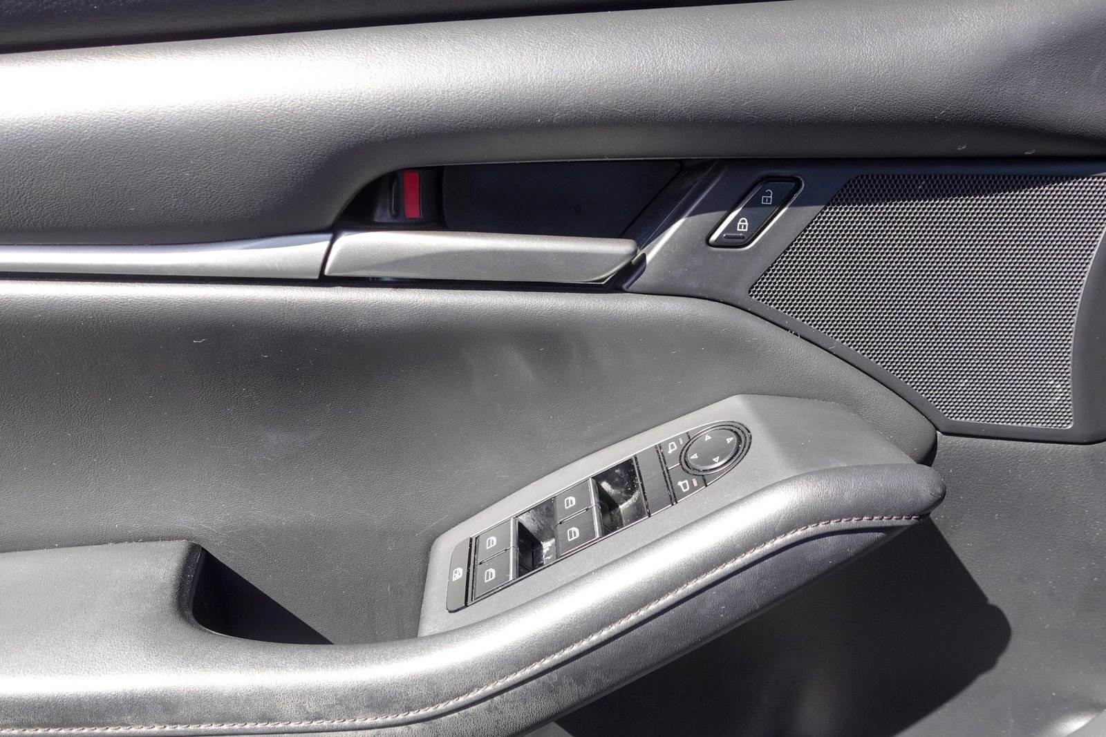 Used 2020 MAZDA MAZDA3 AWD Hatchback image 15