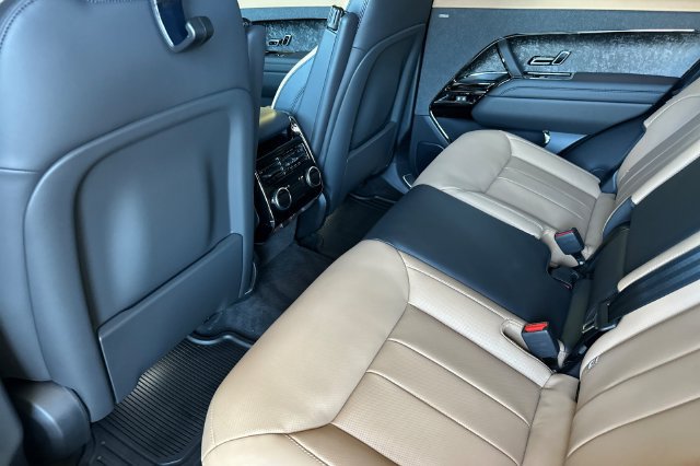 New 2026 Land Rover Range Rover Sport Dynamic SE AWD/4WD image 11