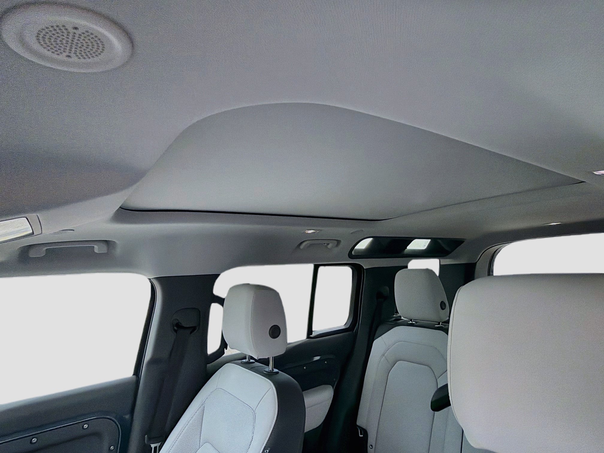 Used 2025 Land Rover Defender 110 S AWD/4WD image 26