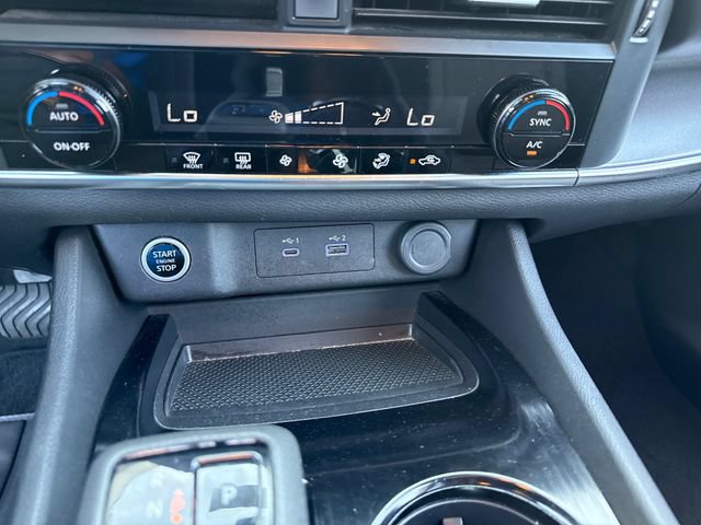 Used 2023 Nissan Rogue SV FWD image 18