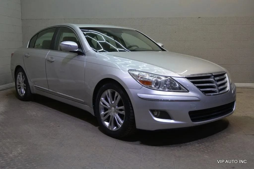 Used 2010 Hyundai Genesis 4.6 RWD image 1