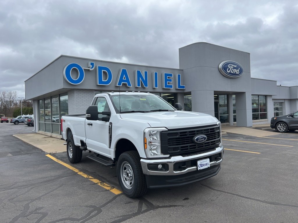 New 2025 Ford F350 XL w/ FX4 Off-Road Package