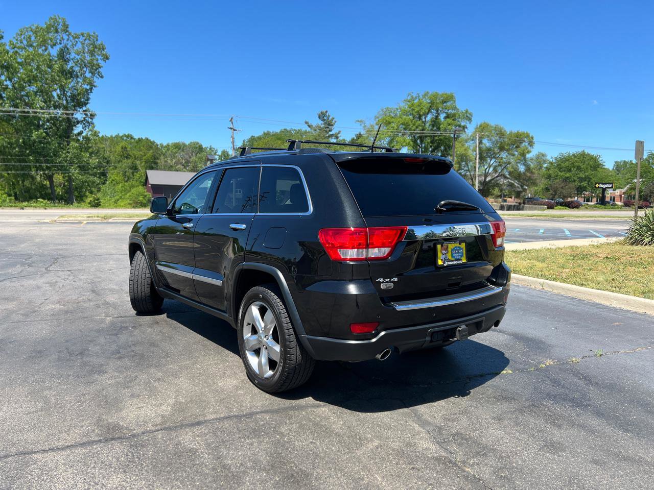 Used 2013 Jeep Grand Cherokee Overland w/ Advance Technology Group AWD/4WD image 6