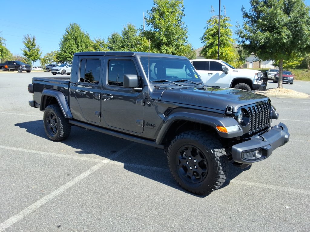 Used 2023 Jeep Gladiator Sport AWD/4WD image 3